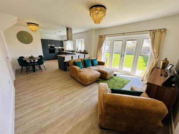 Kitchen Diner Living Area