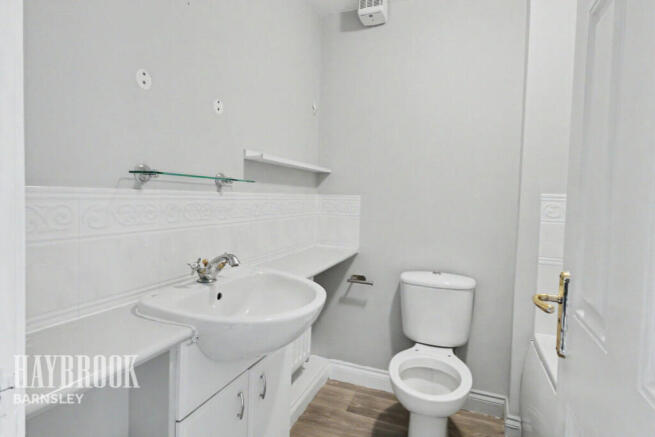 3 bed Town House for sale Image 9
