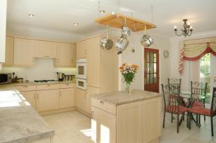 Fitted kitchen