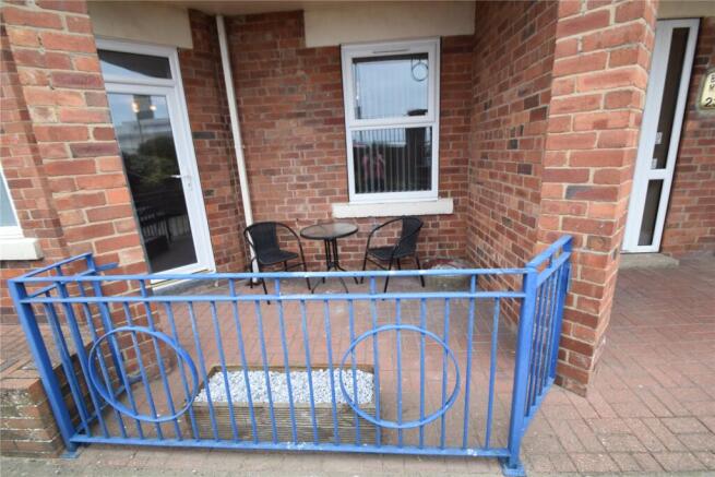2 bed Apartment to rent Image 9