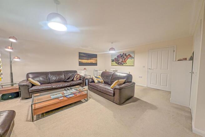 PXL_20251202_161157283.RAW-01 lvg.jpg