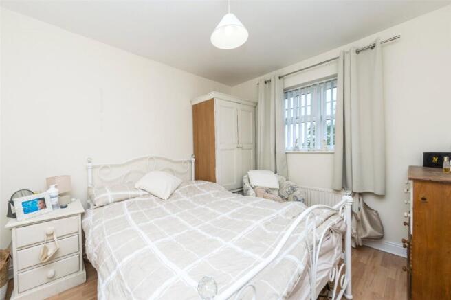 2 bed Apartment for sale Image 5
