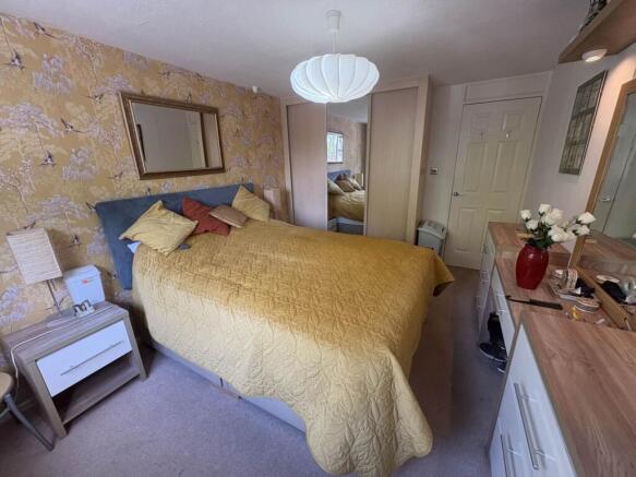2 bed Flat for sale Image 9