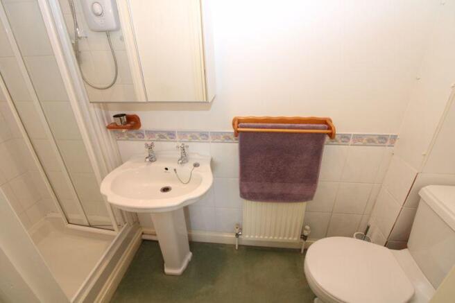 En suite showe...