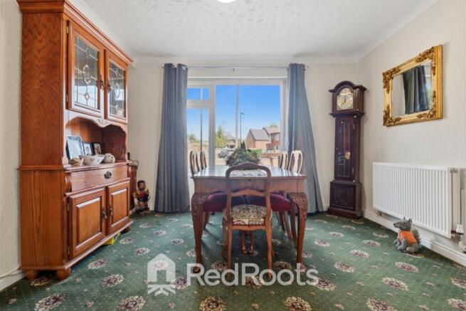 4 bed Semi-Detached for sale Image 4