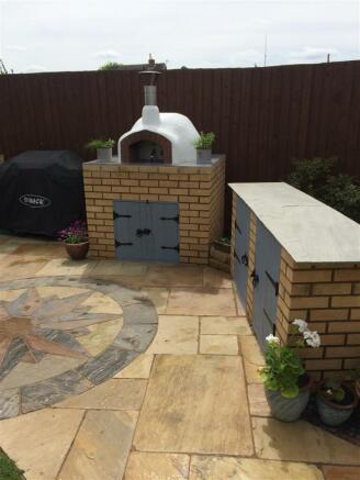 Pizza Oven.JPG