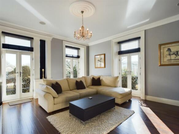 2 bed Apartment for sale Image 5
