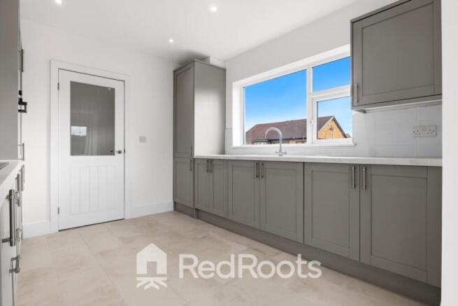 3 bed Semi-Detached for sale Image 4