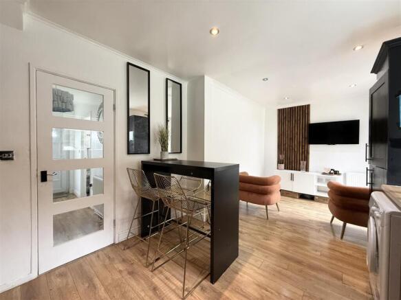 3 bed Terraced for sale Image 9