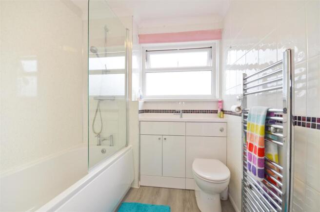 Family Bathroom.JPG