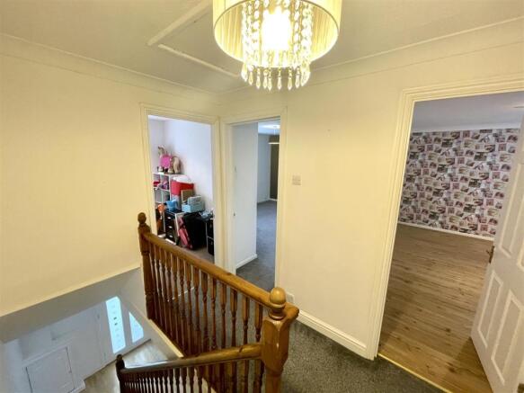 FIRST FLOOR STAIRS & LANDING