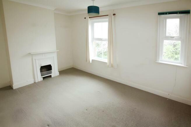 Bedroom One-Nene View-Irthlingborugh-2 bed house t