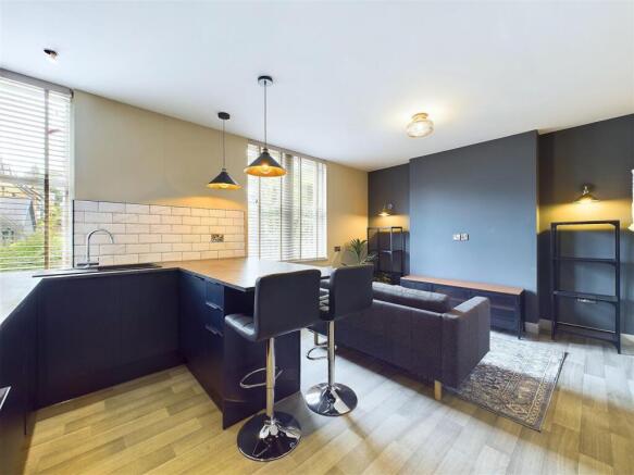 1 bed Apartment to rent Image 4