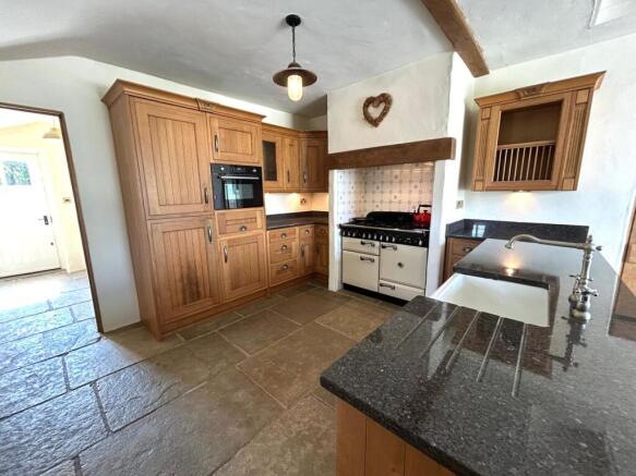 3 bed Semi-Detached for sale Image 7