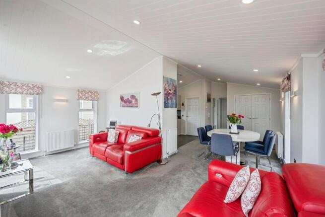 2 bed Park Home for sale Image 5