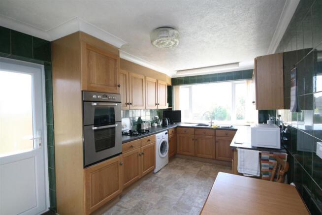 Kitchen Breakfast Room.JPG