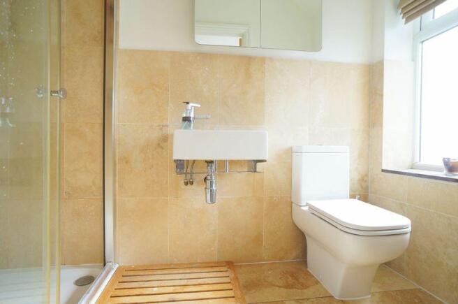 EN SUITE