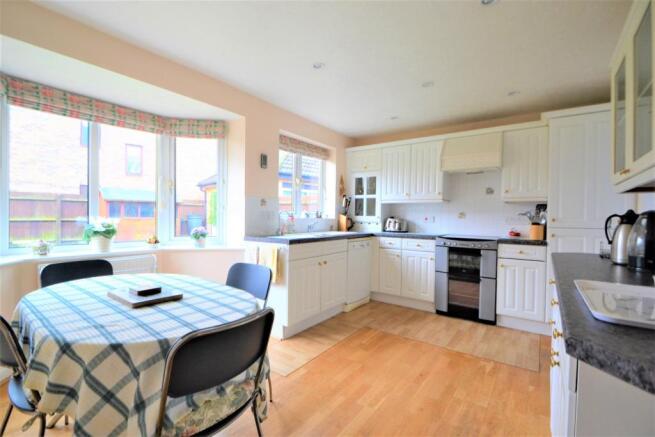 Kitchen / breakfast 