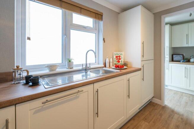 2 bed Park Home for sale Image 8