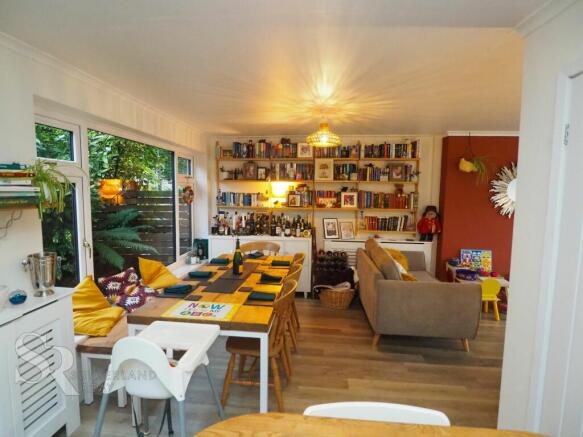 Lounge/ Dining Room