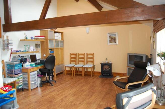 office/hobbies room