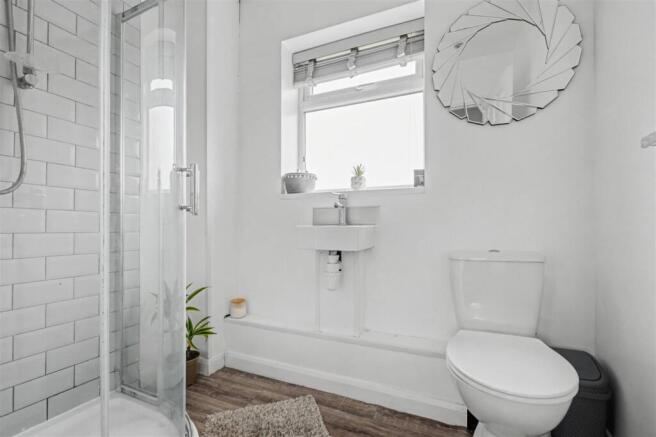 Ensuite.jpeg