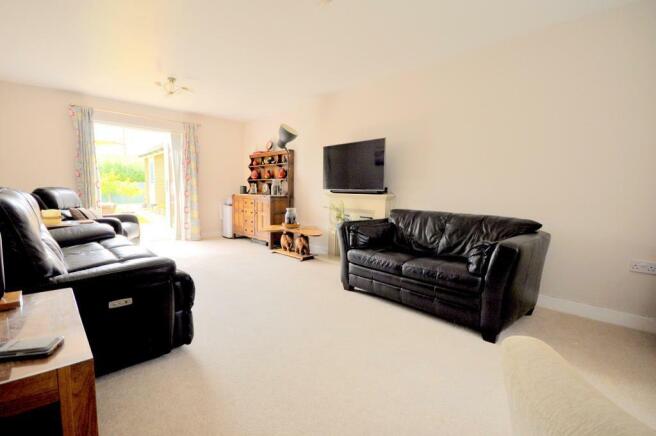 Large sitting room