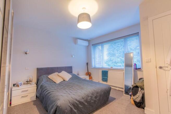 4 bed Semi-Detached for sale Image 7