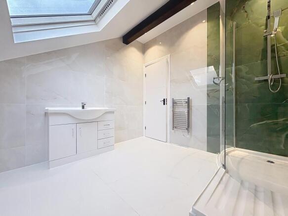 2 bed Flat to rent Image 5