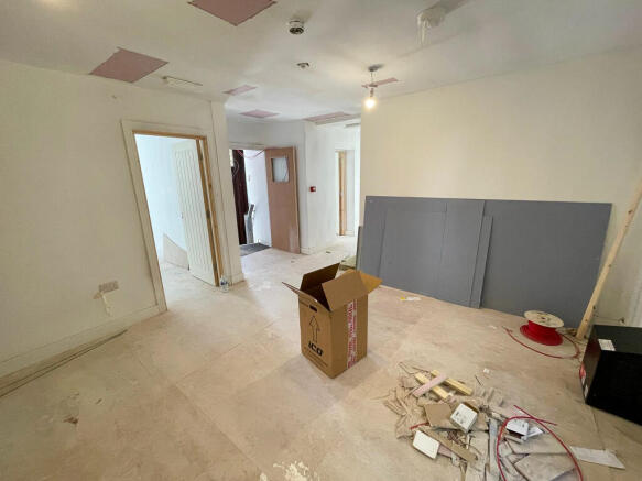 11 bed House for sale Image 5