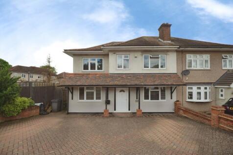 Clockhouse Lane, Romford, RM5