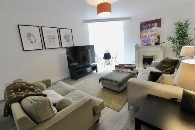 Lounge 01