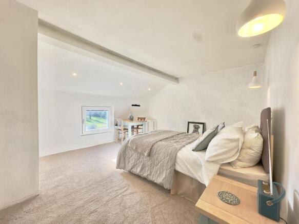 5 bed Terraced for sale Image 11