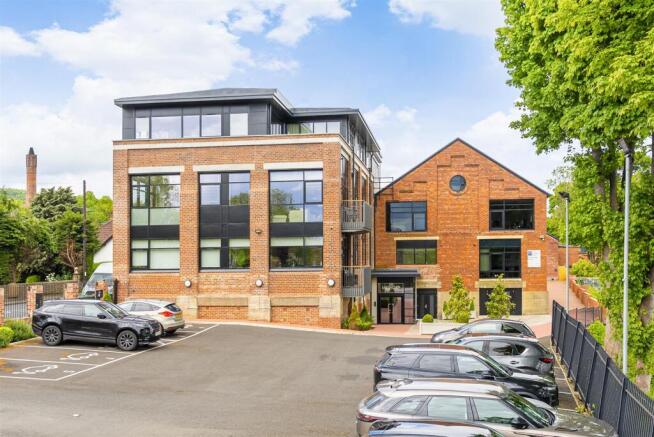 2 bed Apartment for sale Image 12