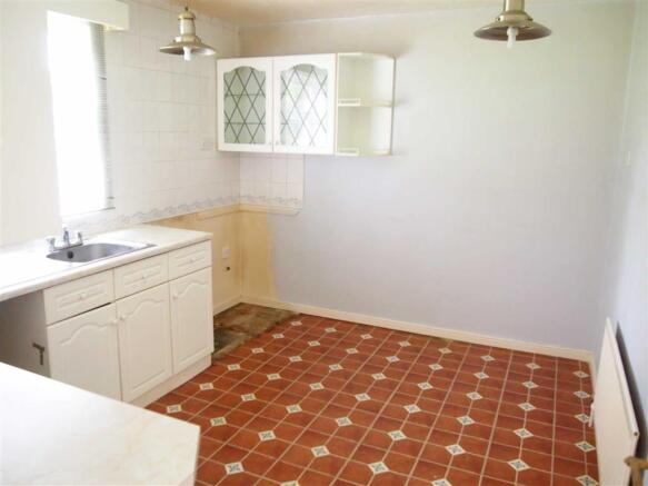 KITCHEN/DINING ROOM