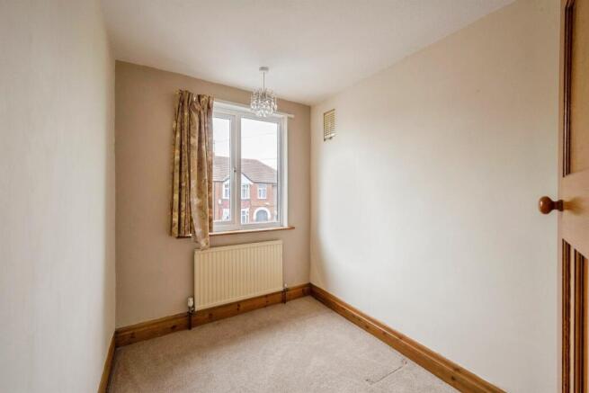 3 bed Semi-Detached for sale Image 9