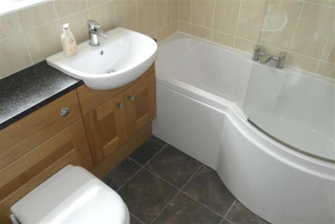 BATHROOM/WC