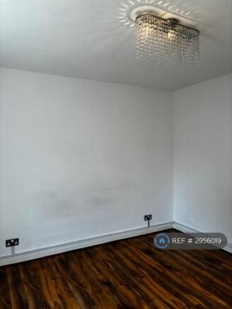 1 bed Flat to rent Image 11