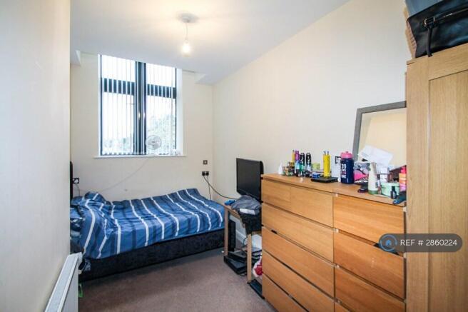 2 bed Flat to rent Image 3