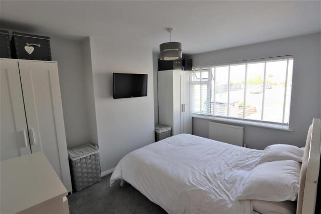 Bedroom 1.jpg