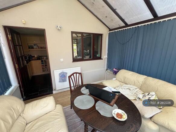 2 bed End of Terrace to rent Image 9