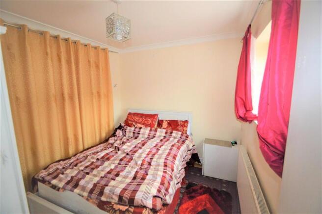 DOUBLE BEDROOM