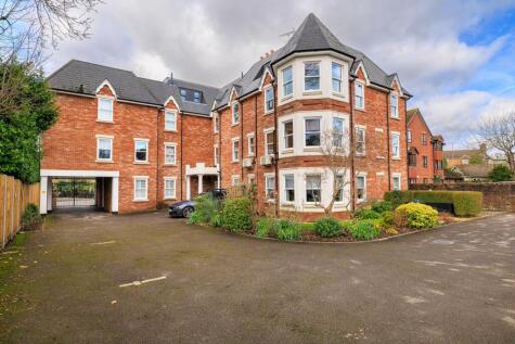 North Parade, Horsham, RH12
