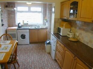 KITCHEN/BREAKFAST