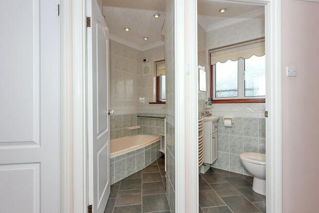 Sun-Bathroom_1.jpg