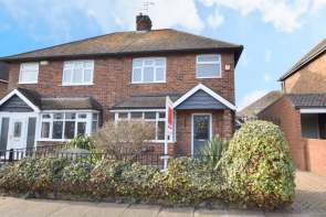 8, Canterbury Drive, Grimsby DN34 4TS