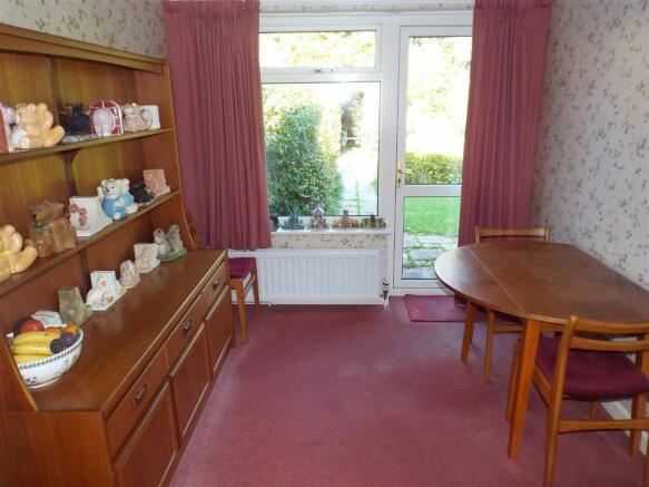 DINING ROOM: