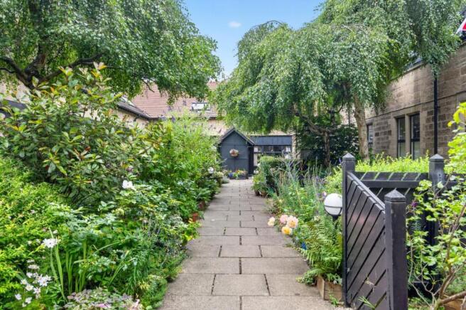 2 bed House for sale Image 11