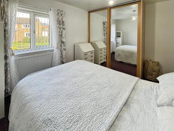 2 bed Semi-Detached for sale Image 11