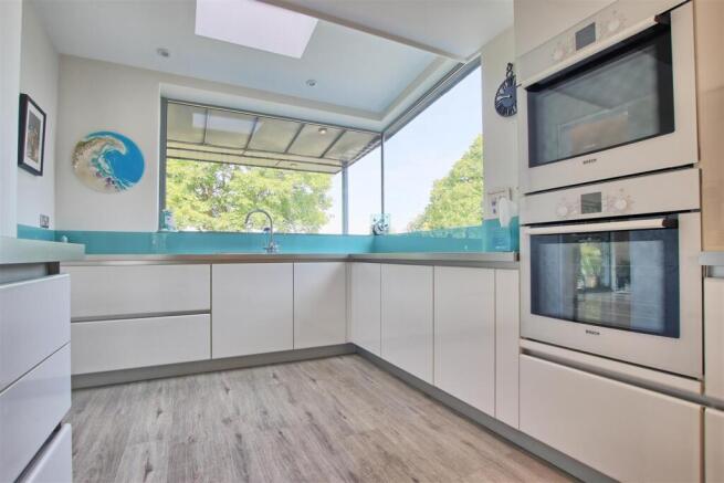 Kitchen 3.jpg